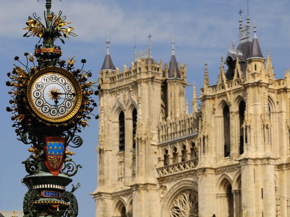 La Cathédrale et l'horloge Dewailly